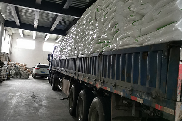 封边热熔胶到货一车，感谢客户的信任与支持